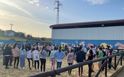 El alumnado de 6º visita la Granja Escuela Hípica de Niebla